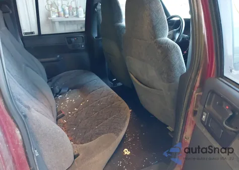 2002 Chevrolet S Truck S10 z USA, uszkodzony, nr VIN 1GCDT13W52K186107